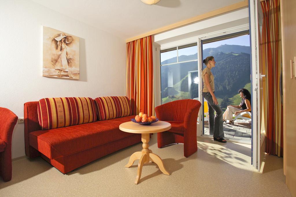 Eberharthof Apartment Saalbach-Hinterglemm Exterior foto